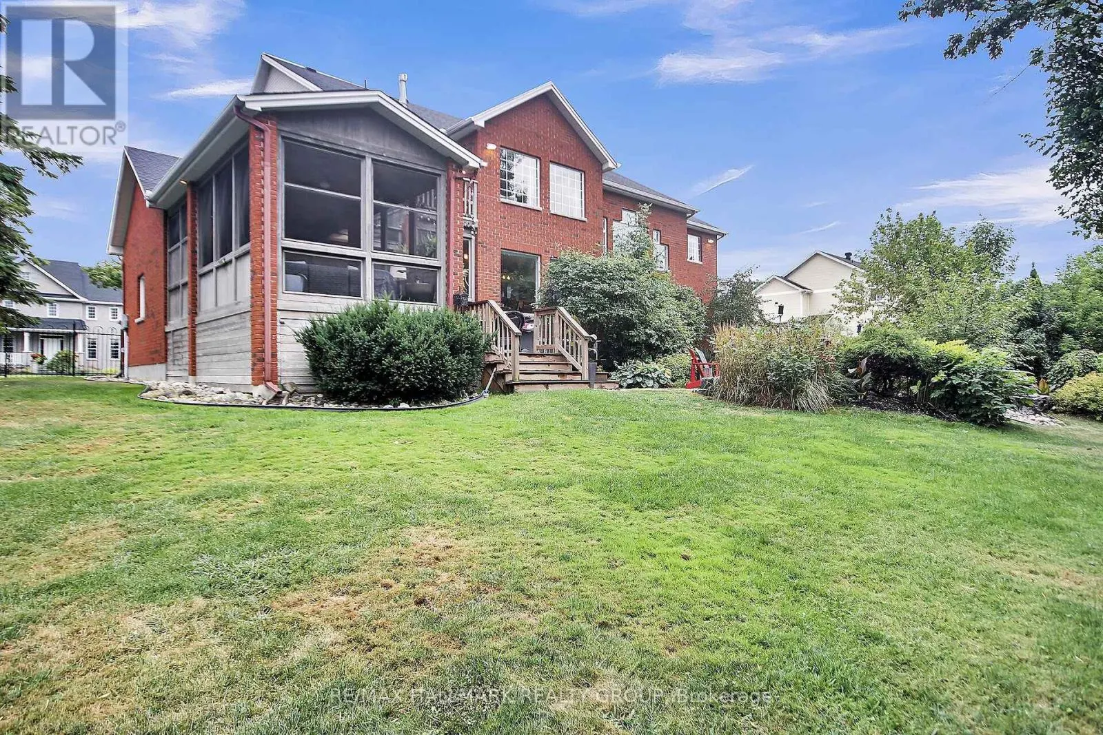 13 BEECHGROVE GARDENS