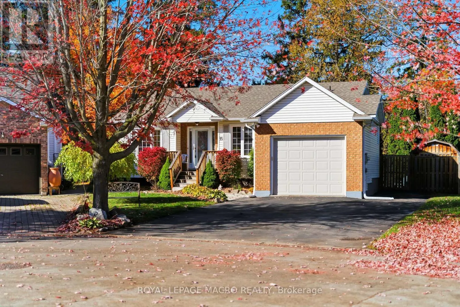 15 ANDERSON CRESCENT