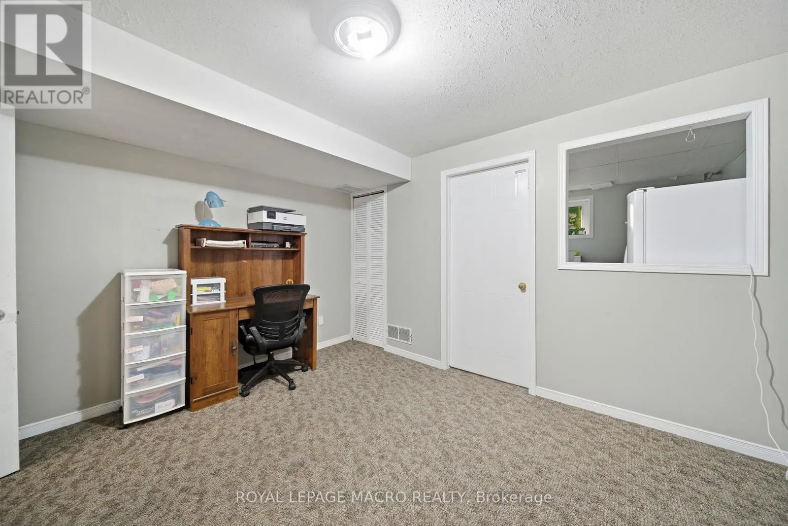 15 ANDERSON CRESCENT