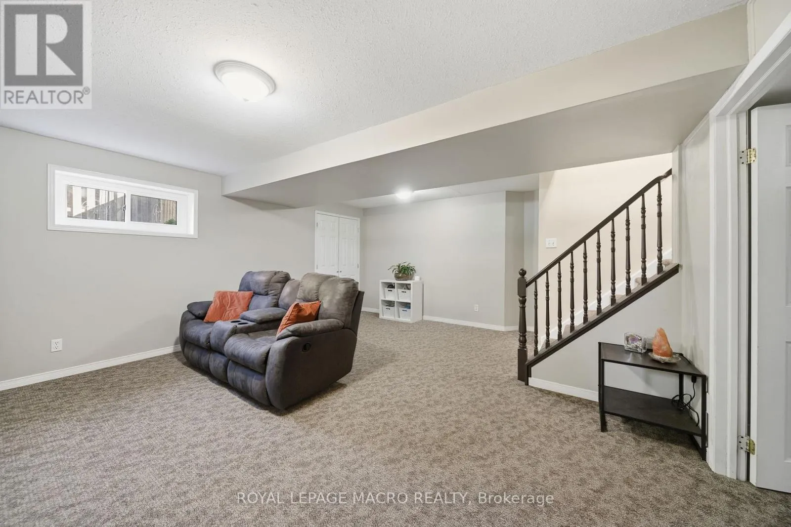 15 ANDERSON CRESCENT