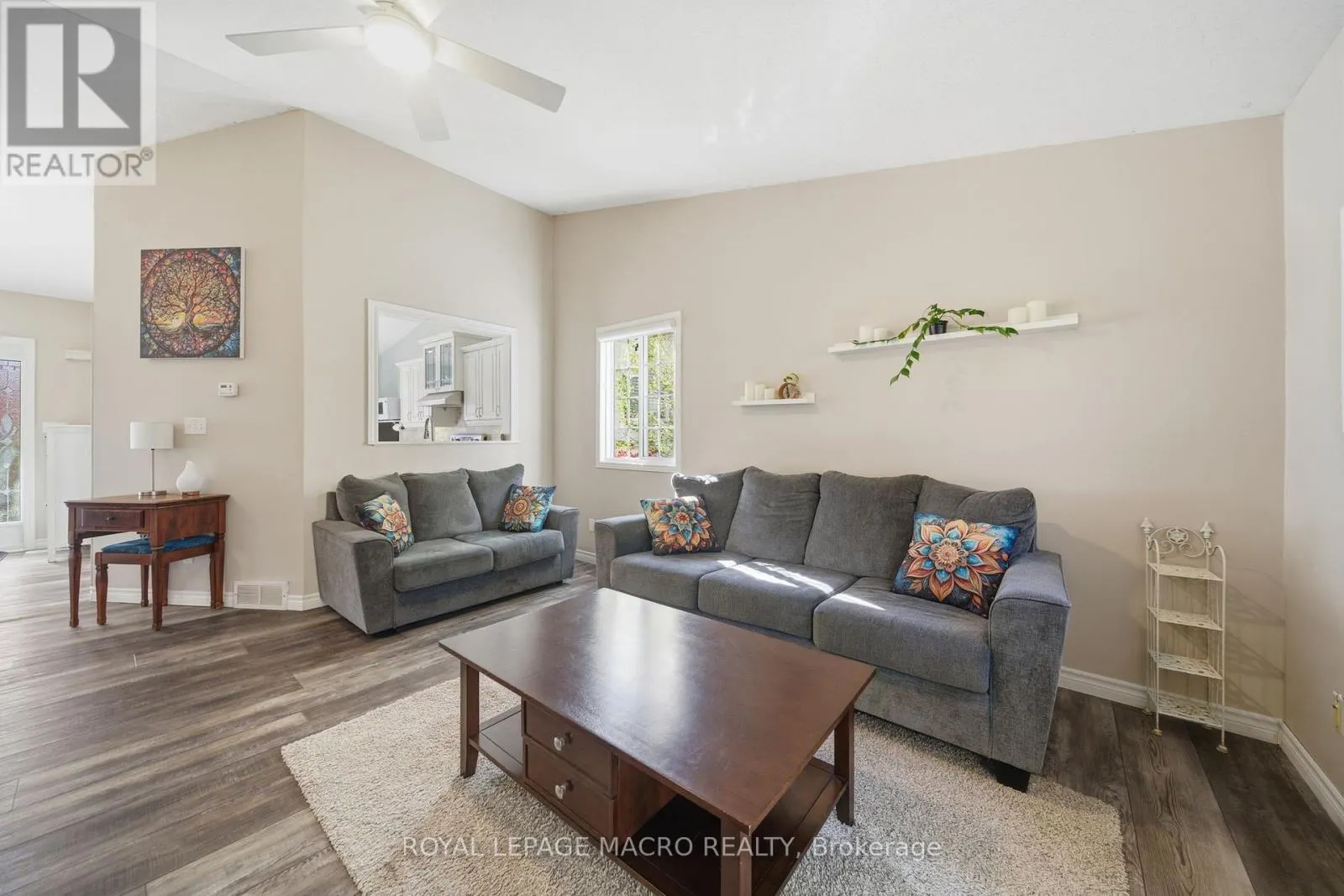 15 ANDERSON CRESCENT