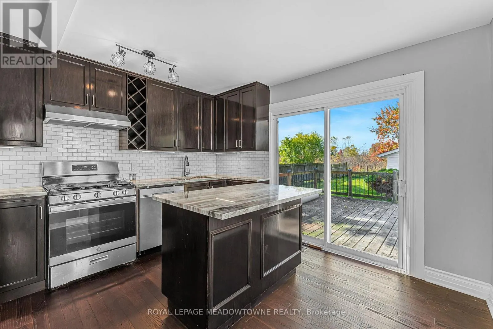 1583 MERRITTVILLE HIGHWAY