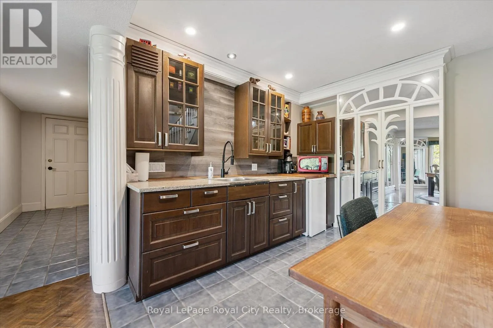 8060 WELLINGTON RD 18 ROAD