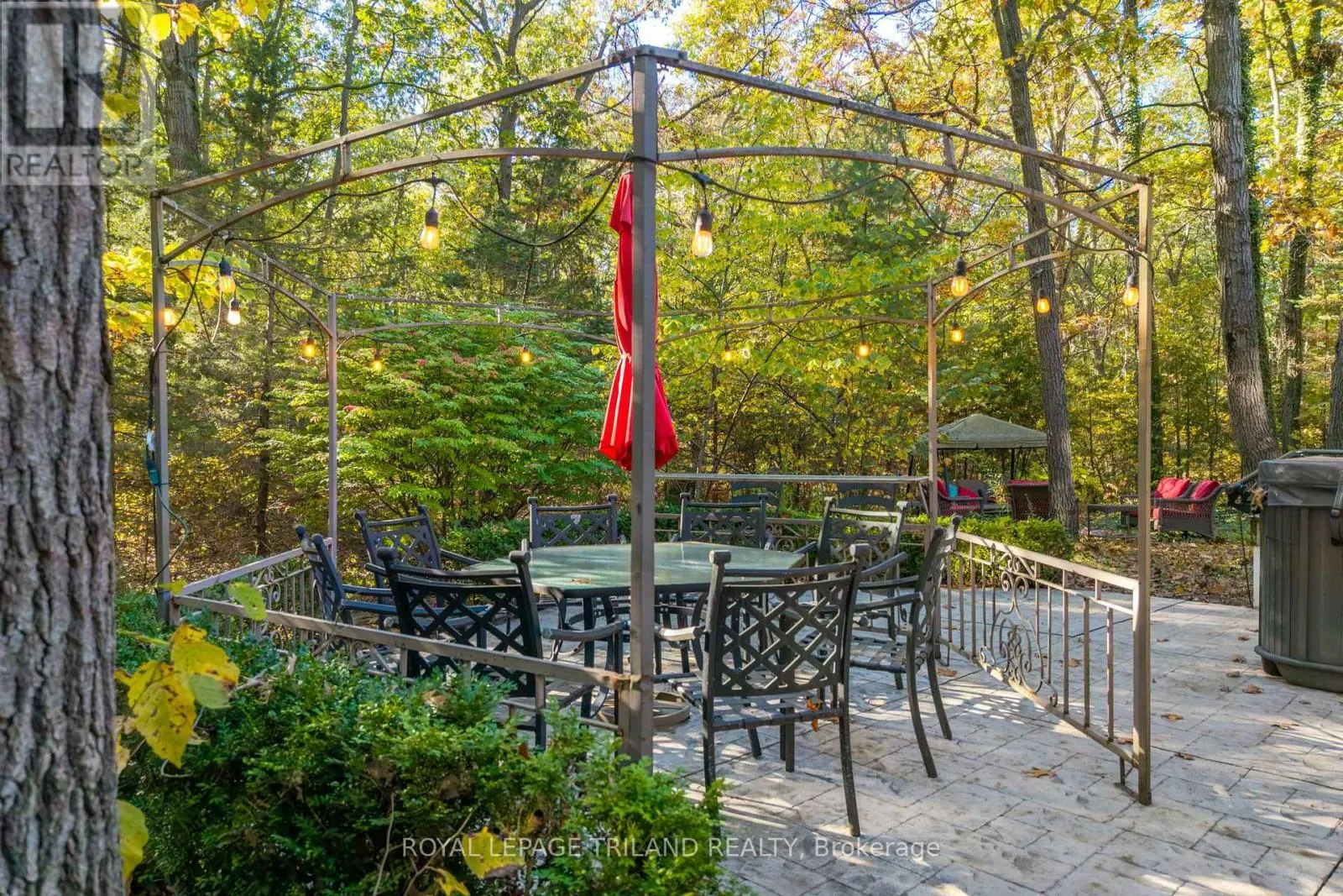 10092 LAKESHORE ROAD