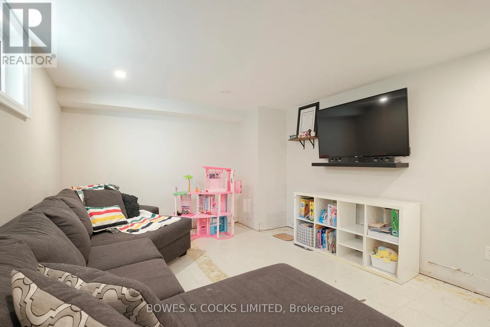 1462 WESTBROOK DRIVE