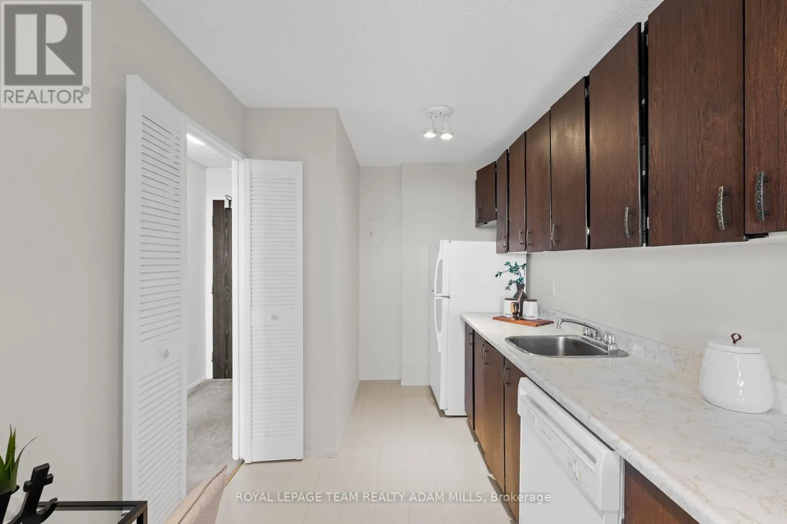 1707 - 1785 FROBISHER LANE