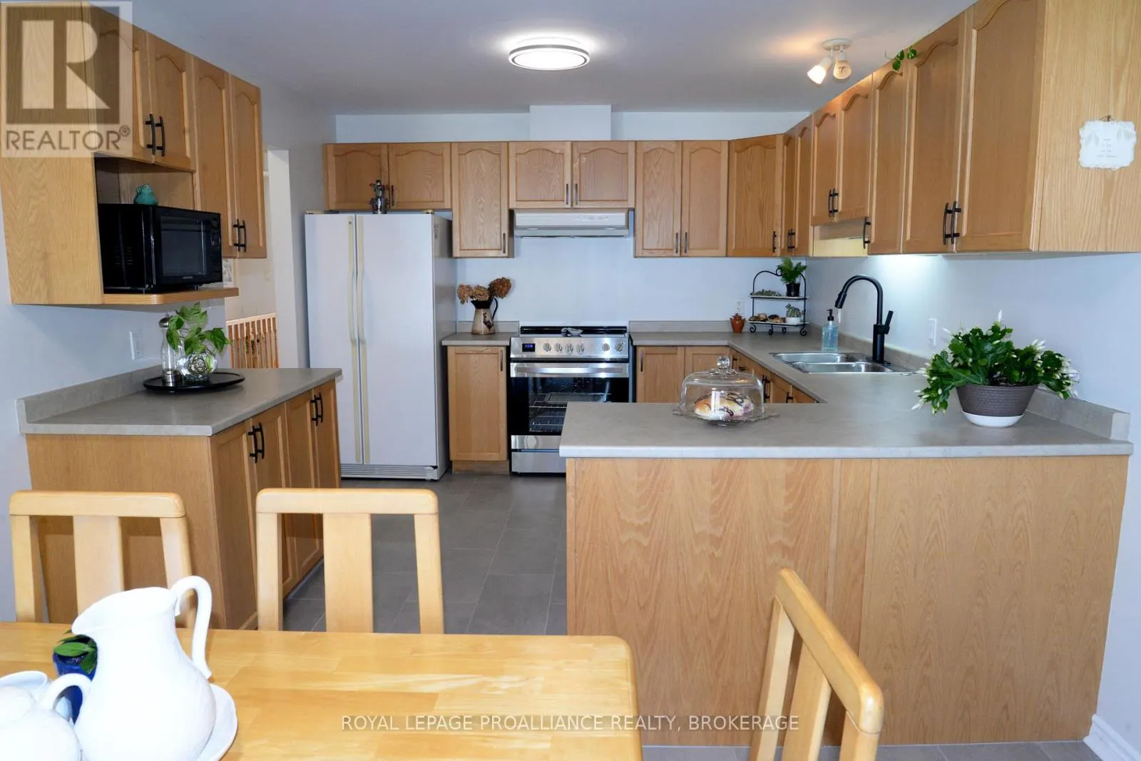 166 ELLESMEER AVENUE