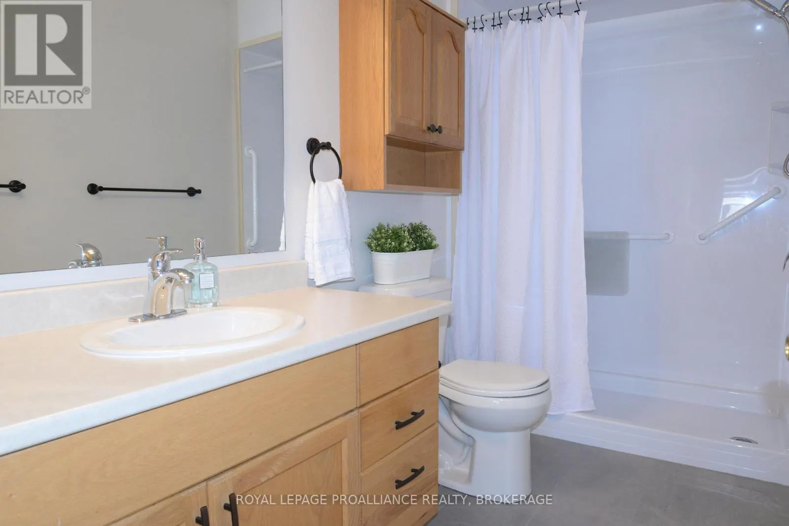 166 ELLESMEER AVENUE