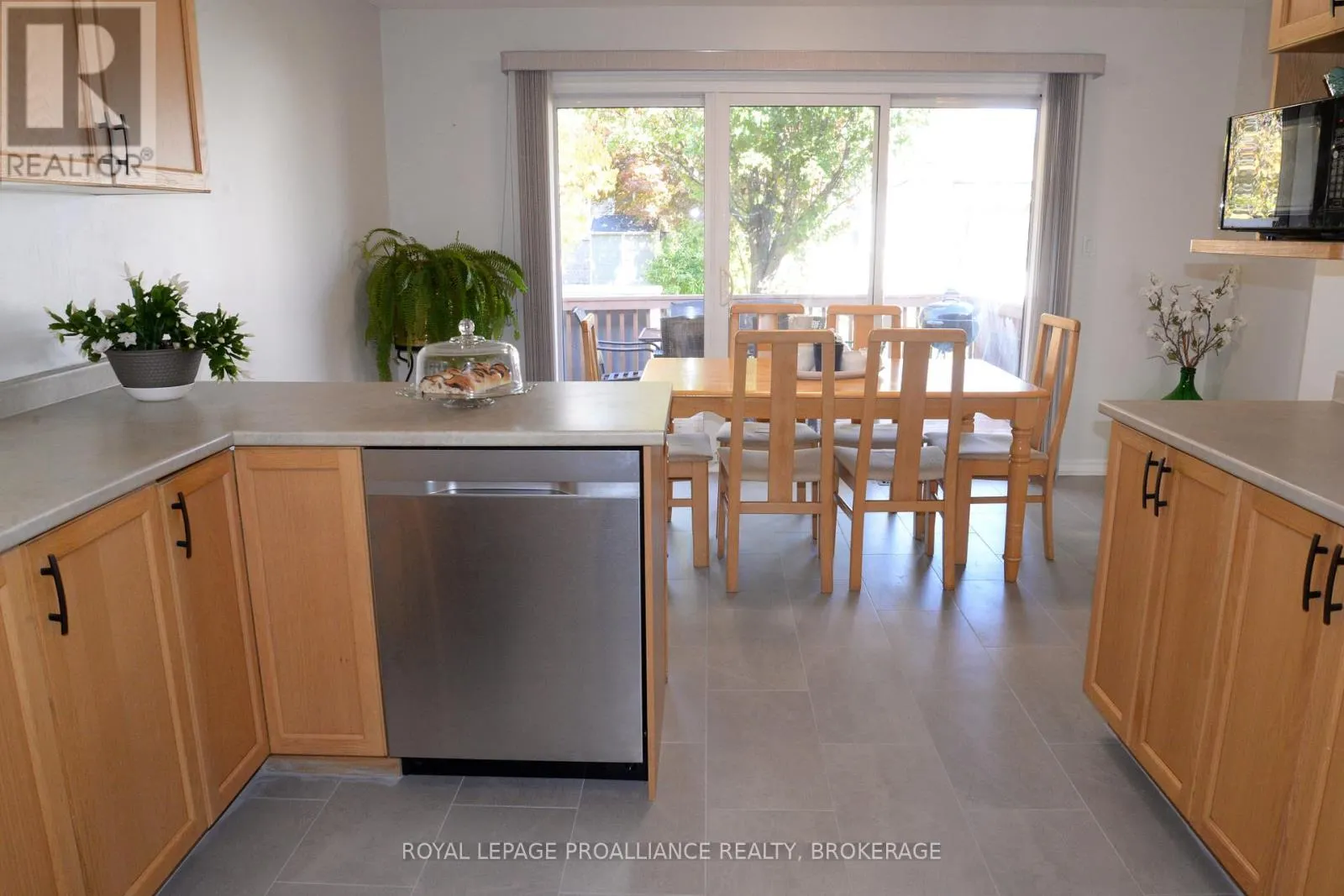 166 ELLESMEER AVENUE