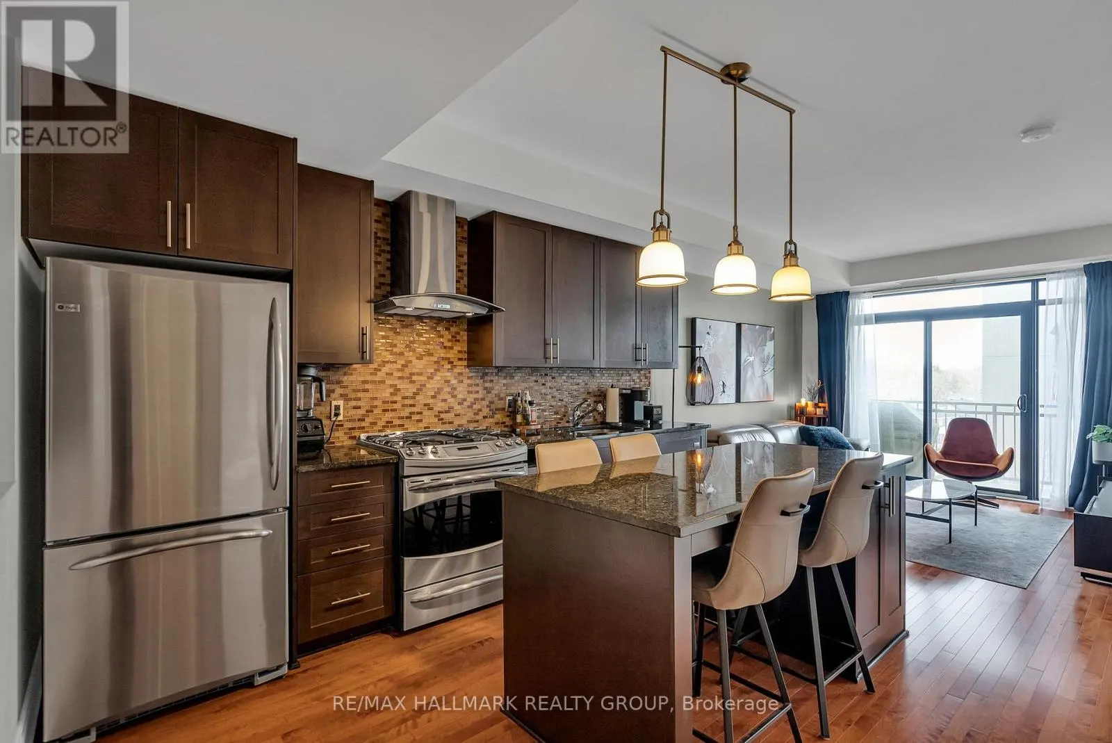 311 - 808 BRONSON AVENUE