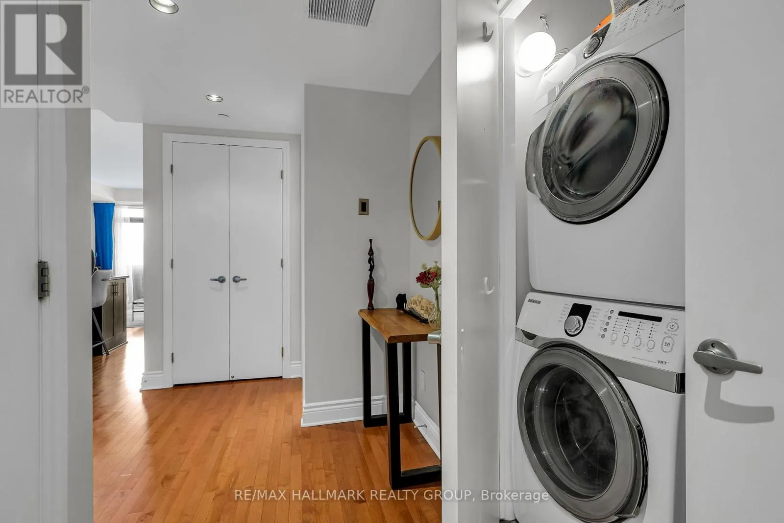 311 - 808 BRONSON AVENUE