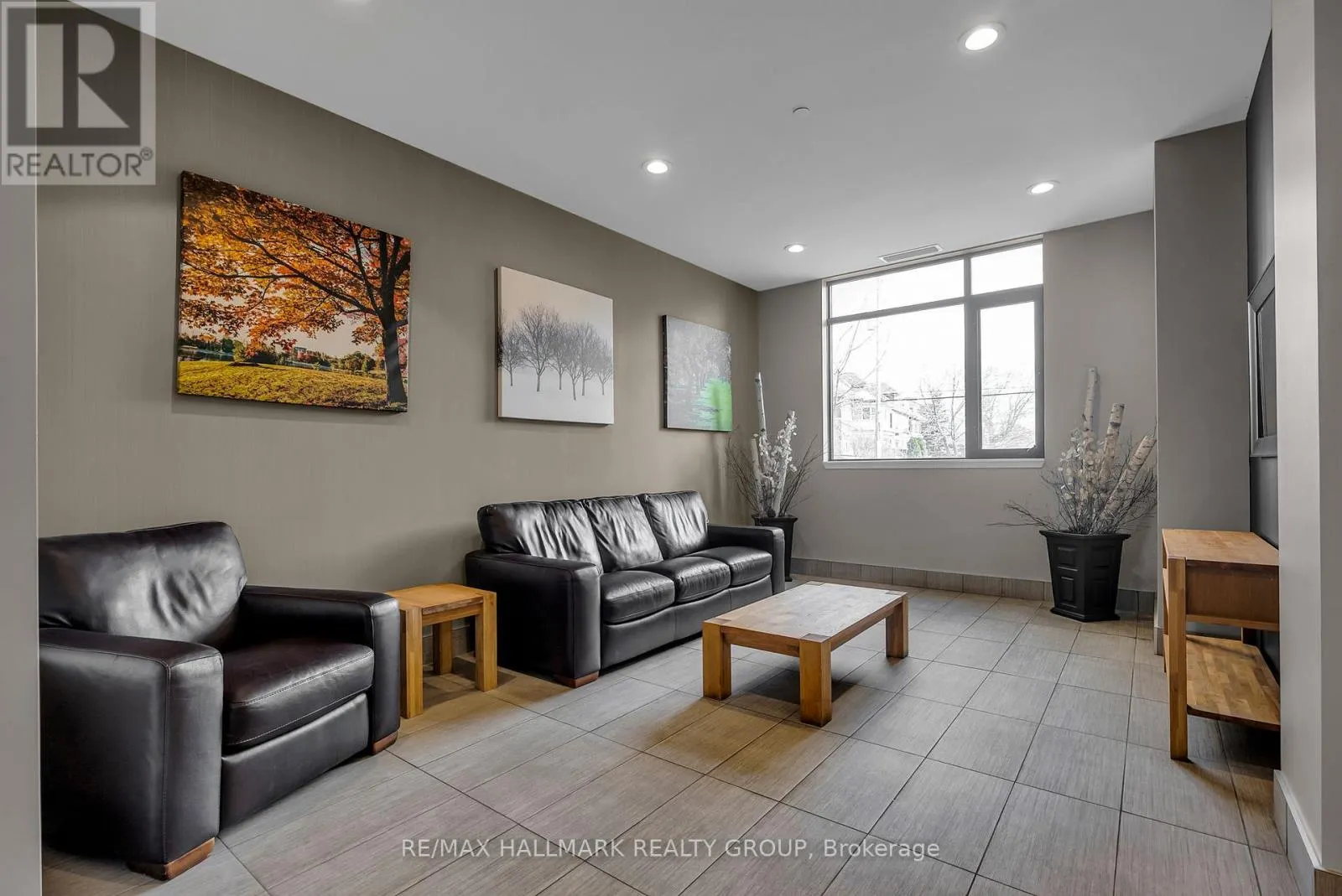 311 - 808 BRONSON AVENUE