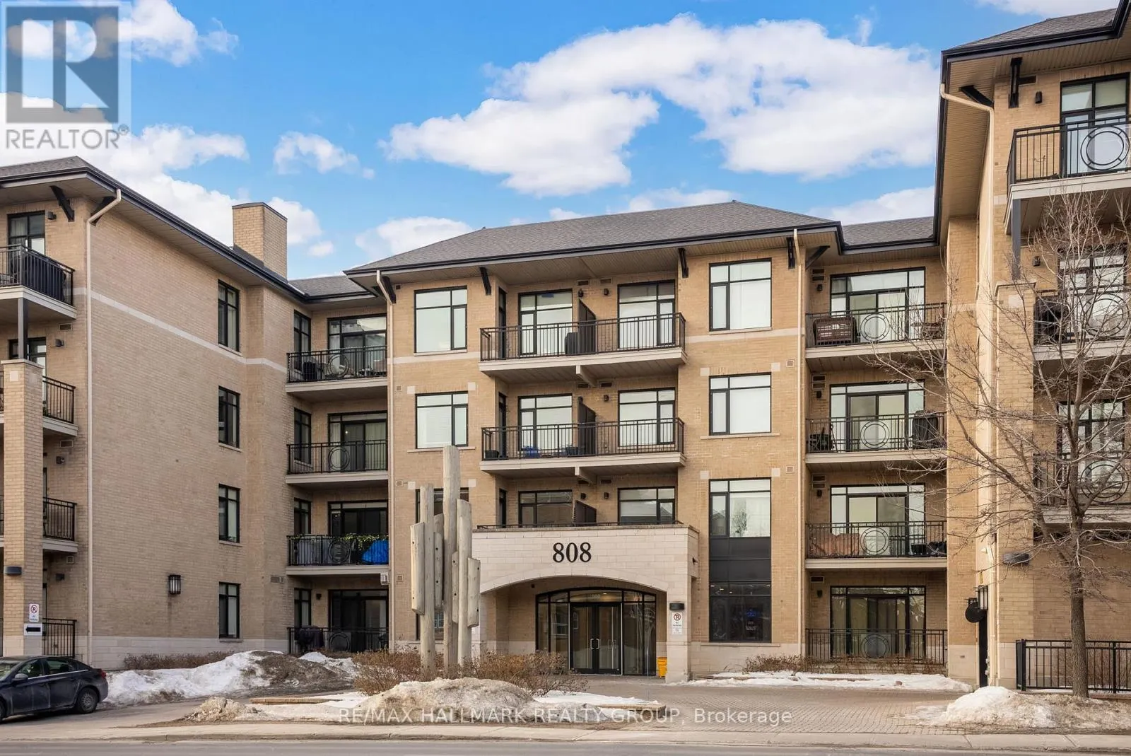 311 - 808 BRONSON AVENUE