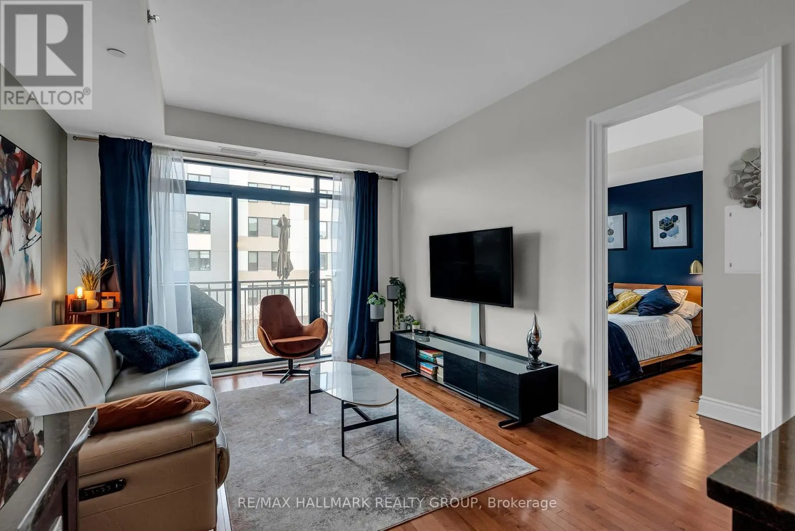 311 - 808 BRONSON AVENUE