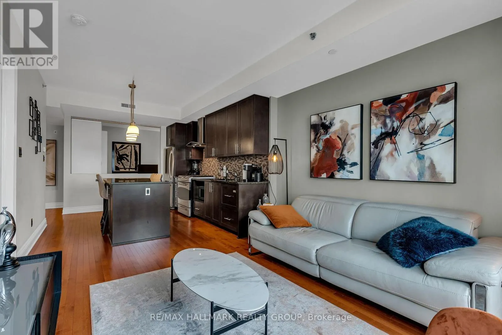 311 - 808 BRONSON AVENUE