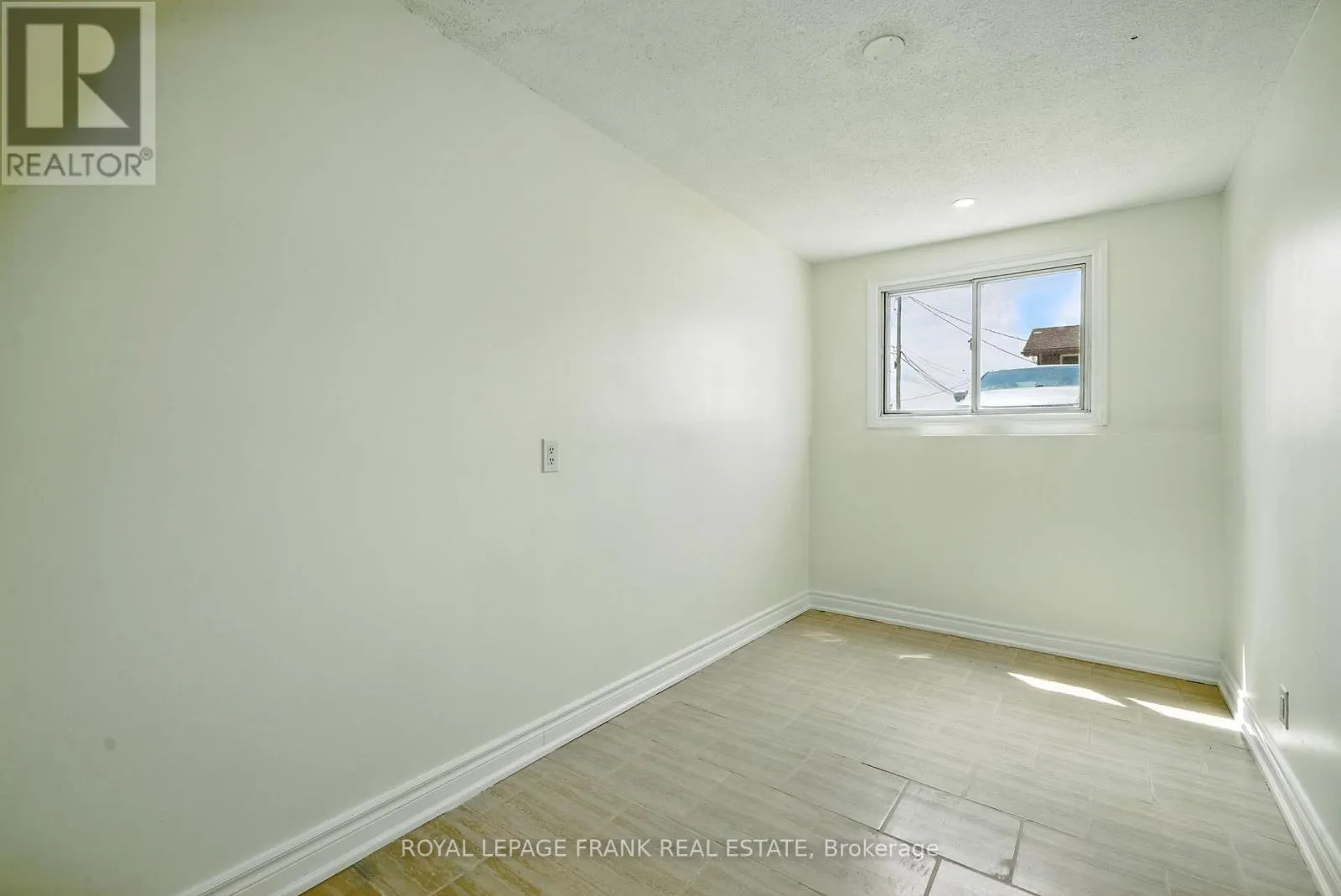 4 - 88 MARY STREET W, #4