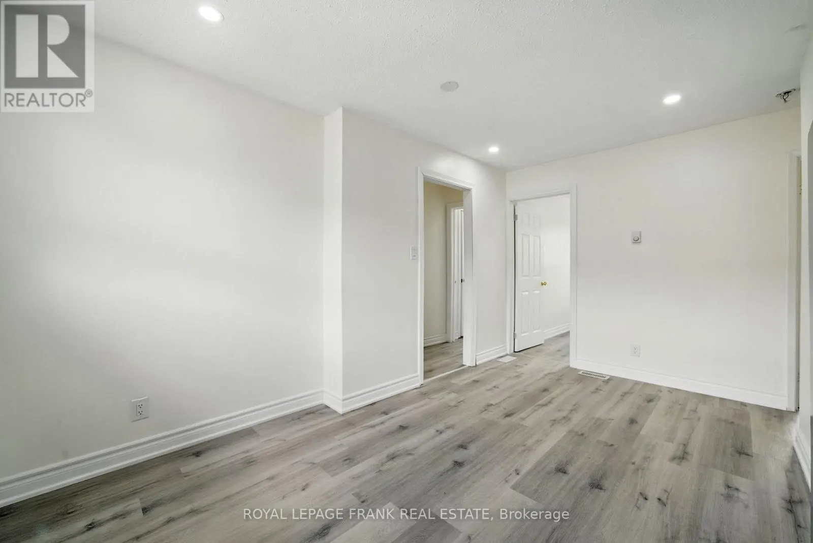 4 - 88 MARY STREET W, #4