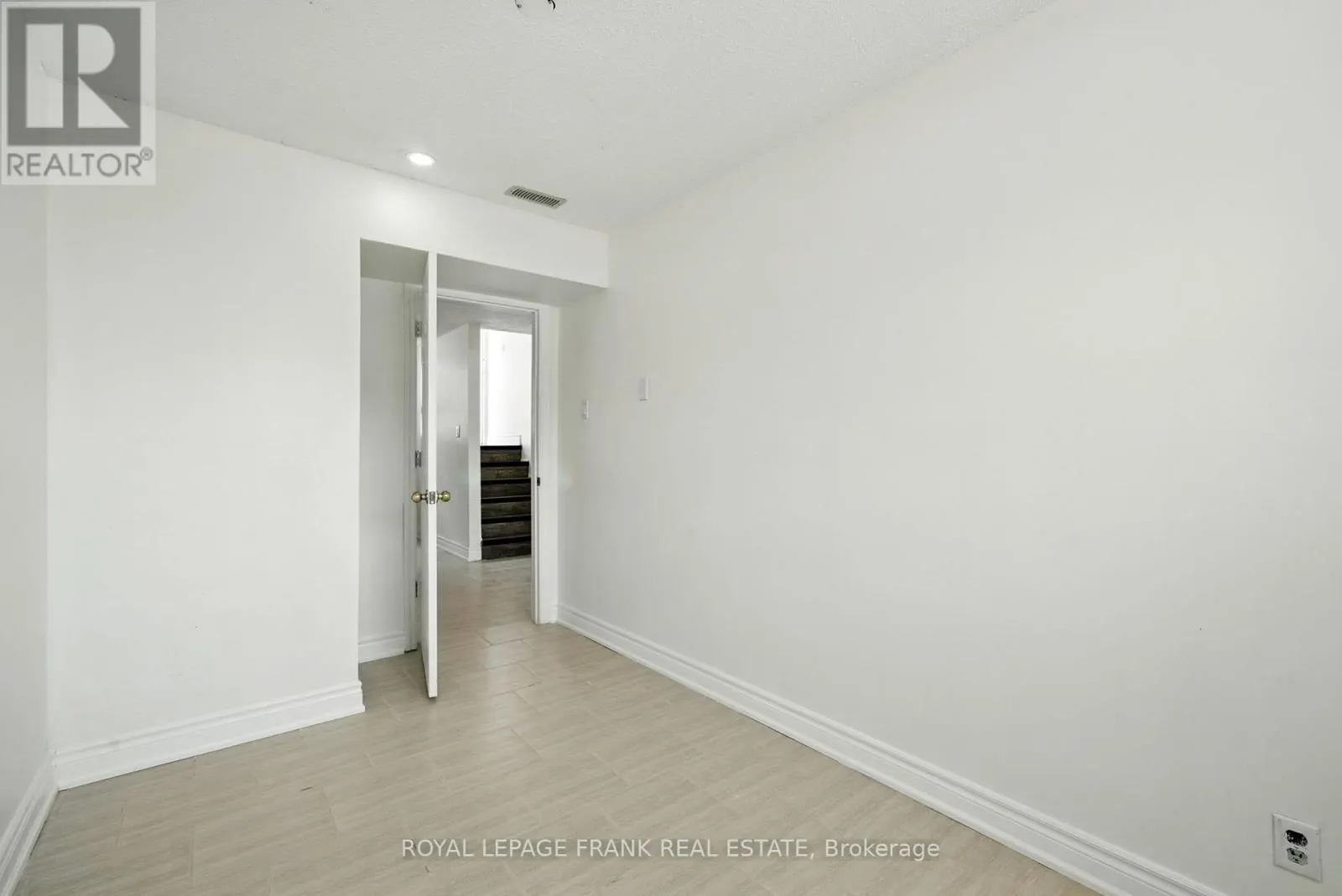 4 - 88 MARY STREET W, #4