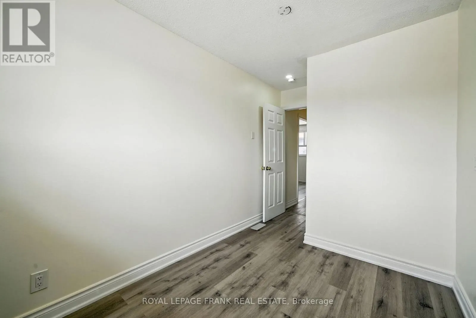 4 - 88 MARY STREET W, #4