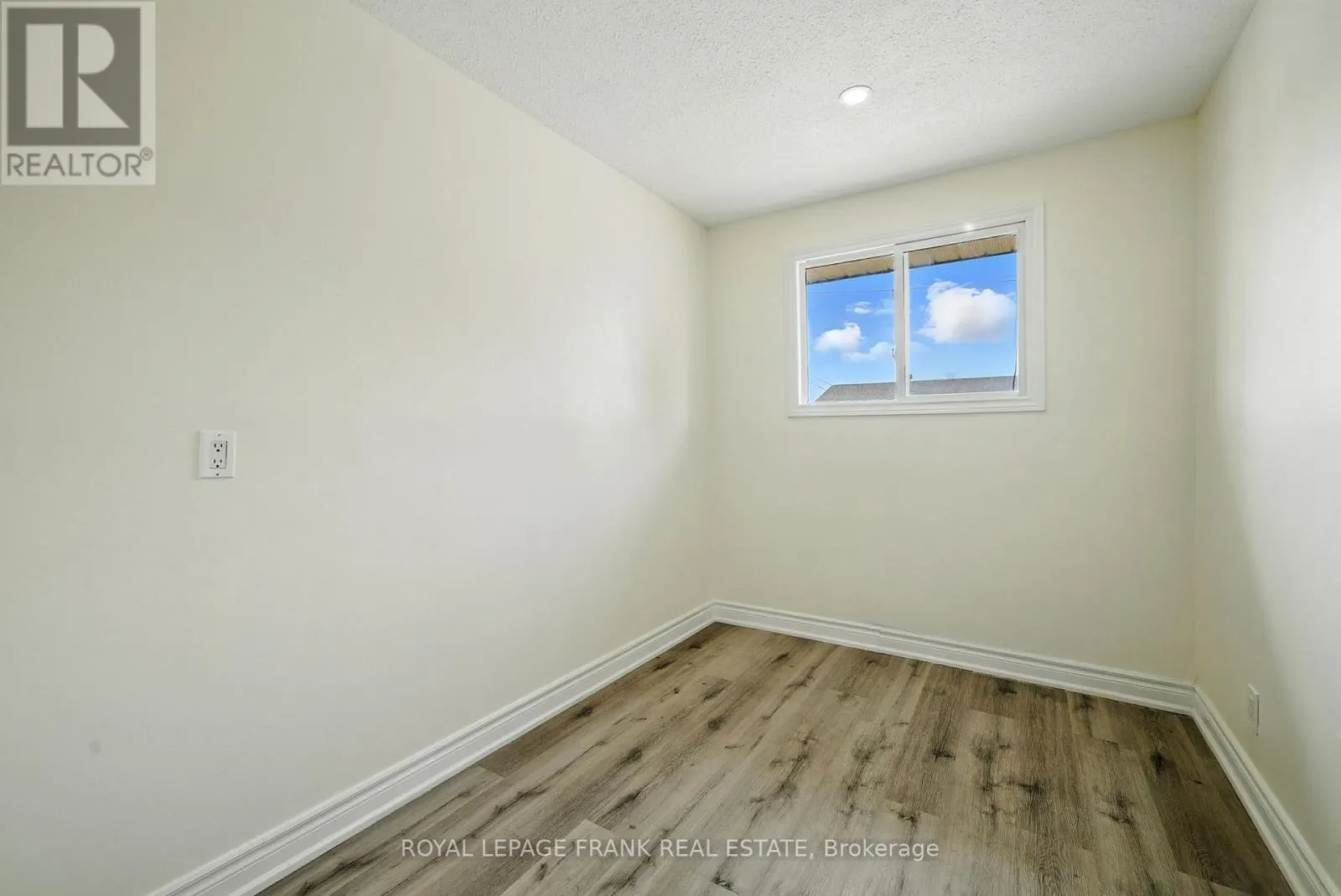 4 - 88 MARY STREET W, #4