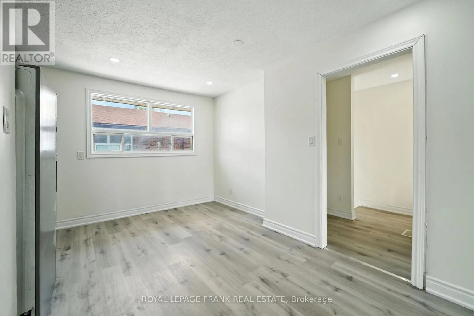 4 - 88 MARY STREET W, #4