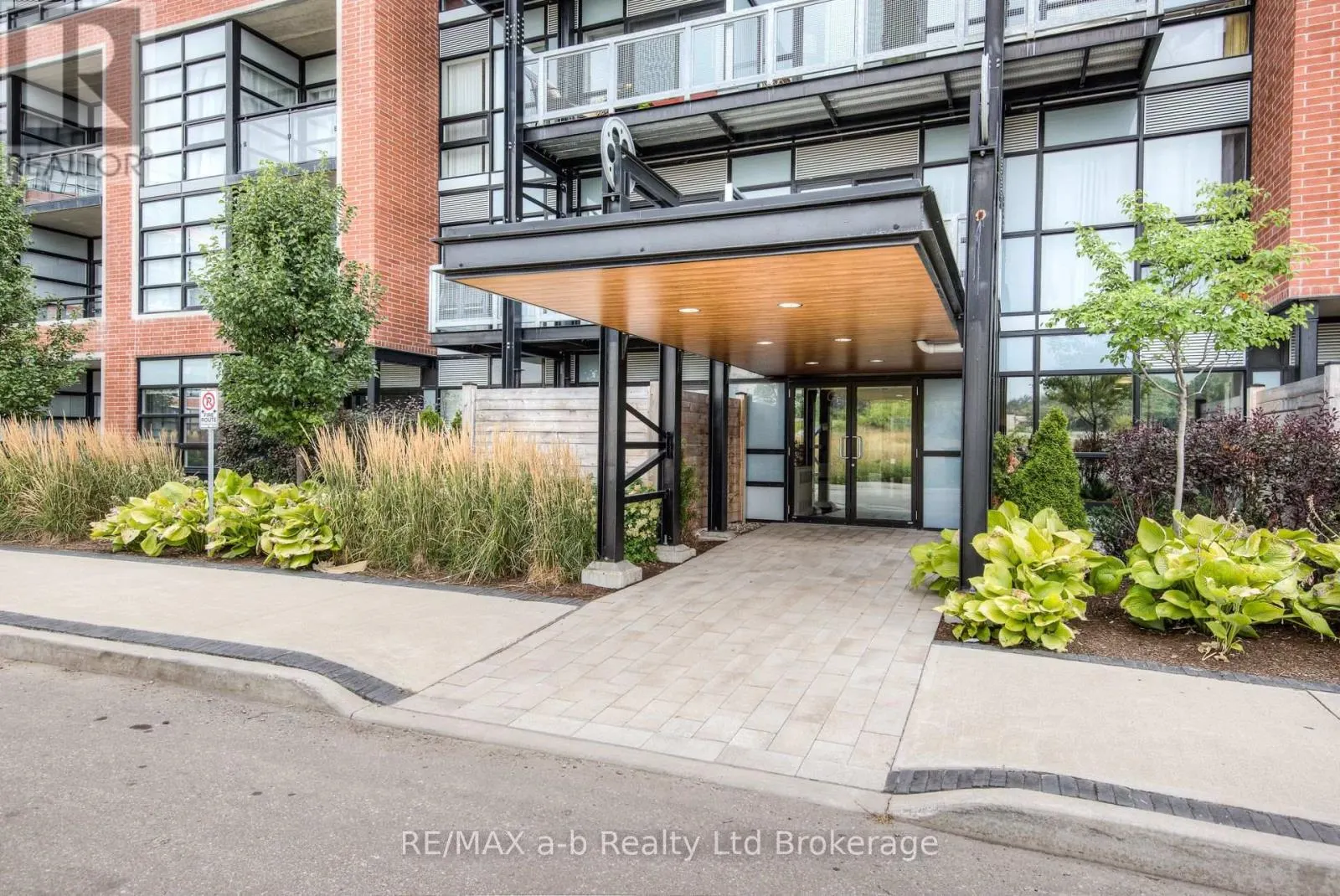 415 - 155 ST LEGER STREET, #415