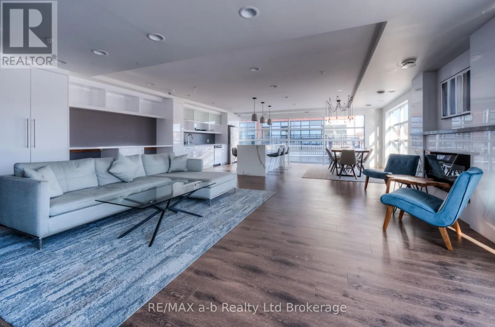 415 - 155 ST LEGER STREET, #415