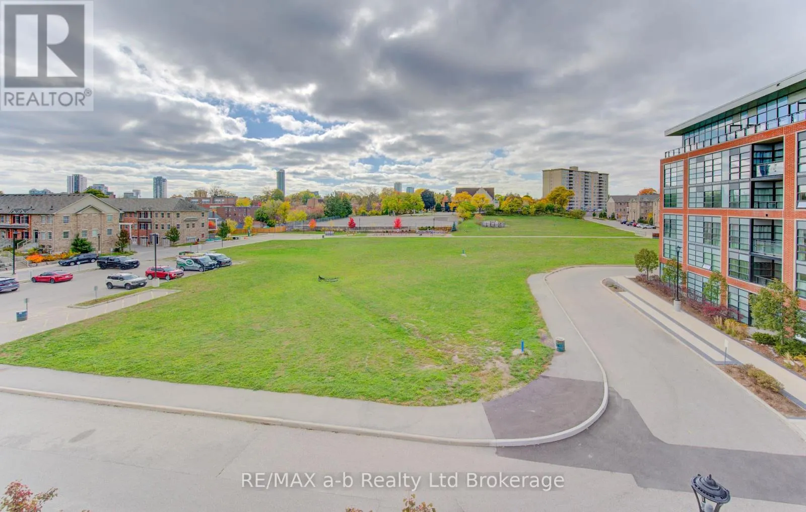 415 - 155 ST LEGER STREET, #415