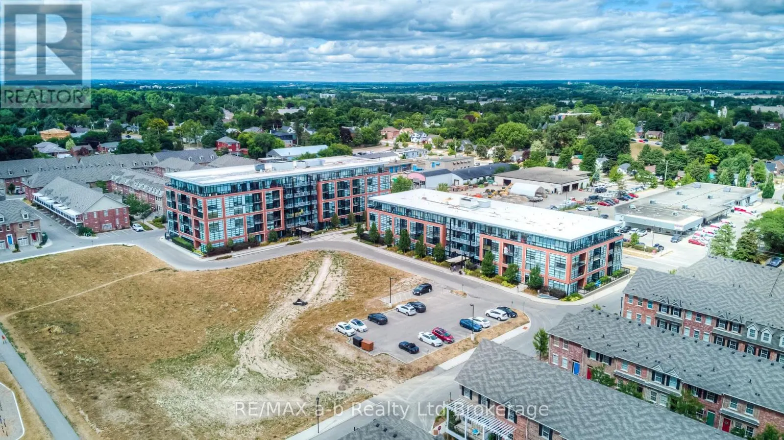 415 - 155 ST LEGER STREET, #415