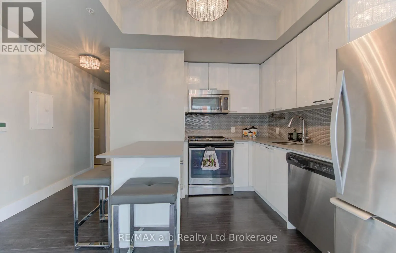 415 - 155 ST LEGER STREET, #415