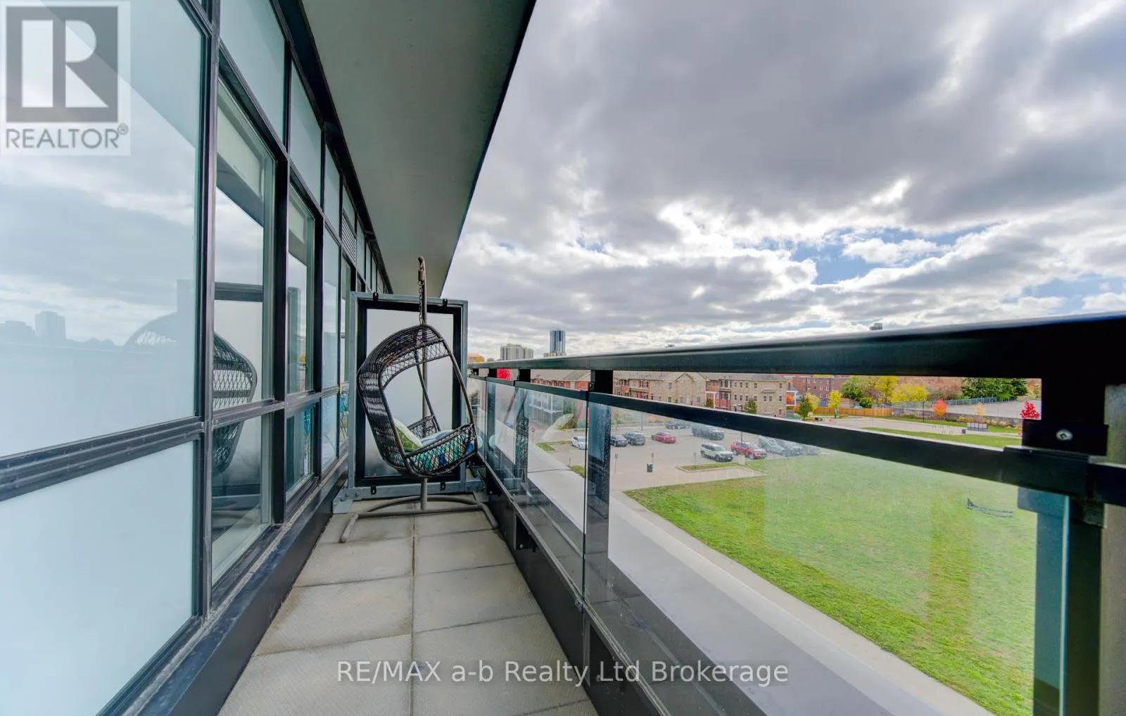 415 - 155 ST LEGER STREET, #415