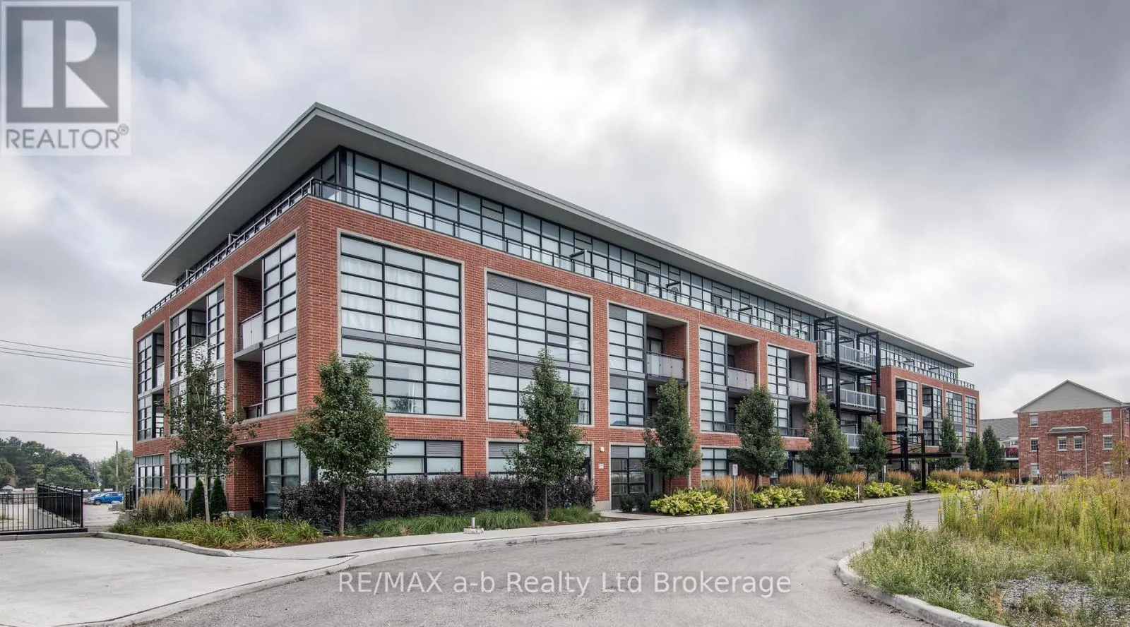 415 - 155 ST LEGER STREET, #415