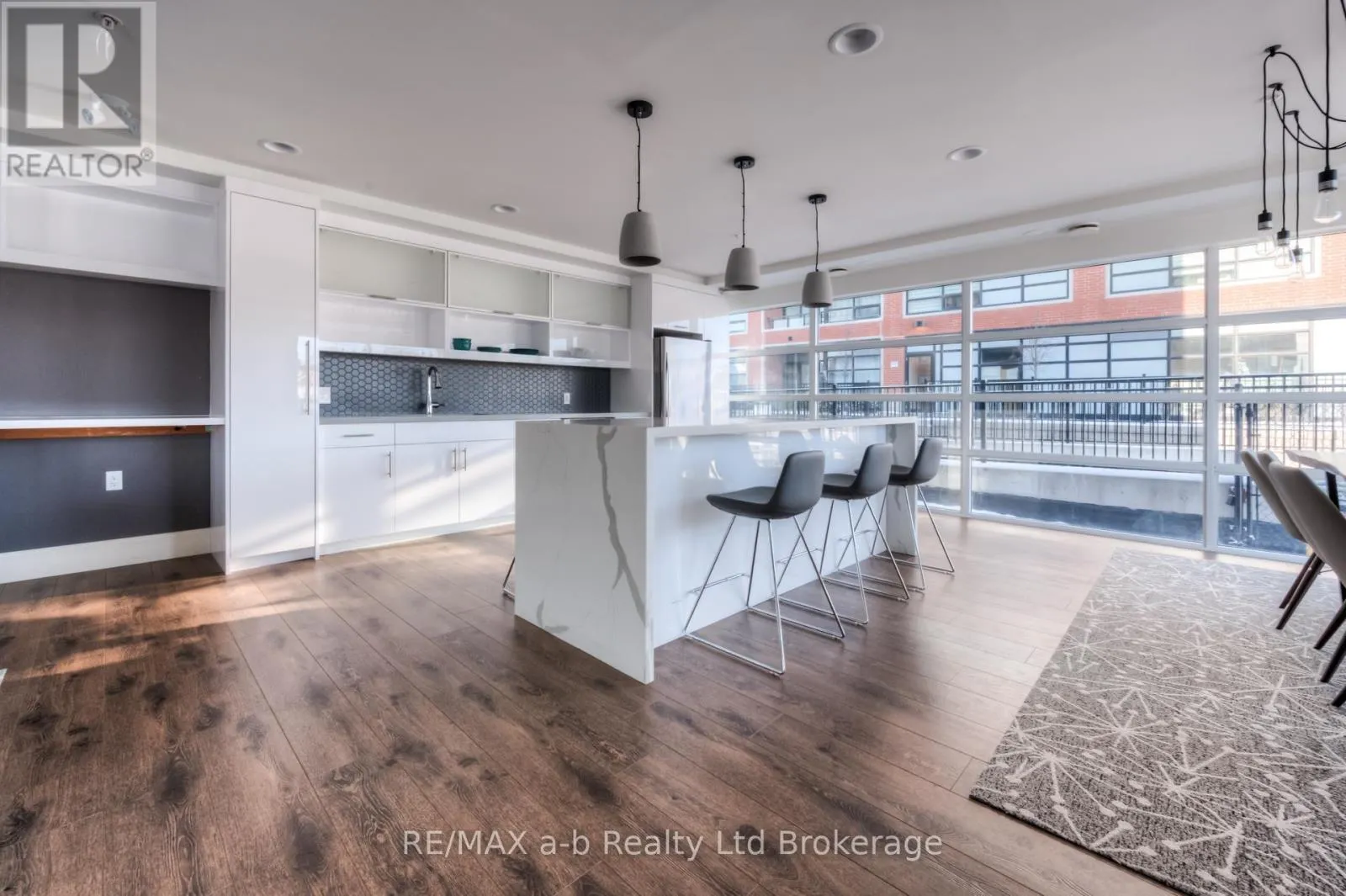 415 - 155 ST LEGER STREET, #415