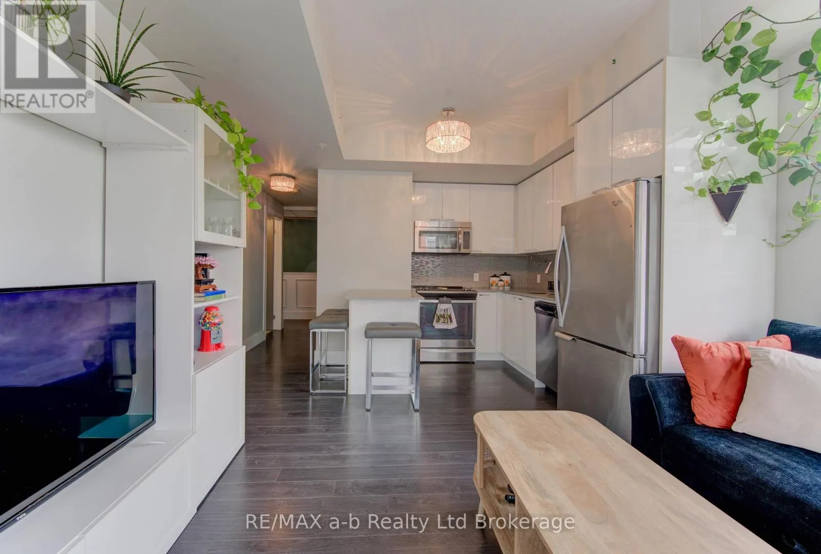 415 - 155 ST LEGER STREET, #415