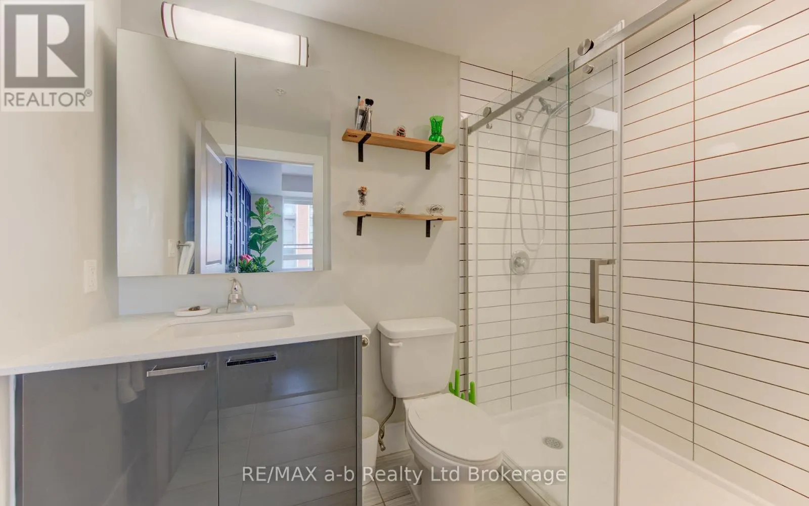 415 - 155 ST LEGER STREET, #415