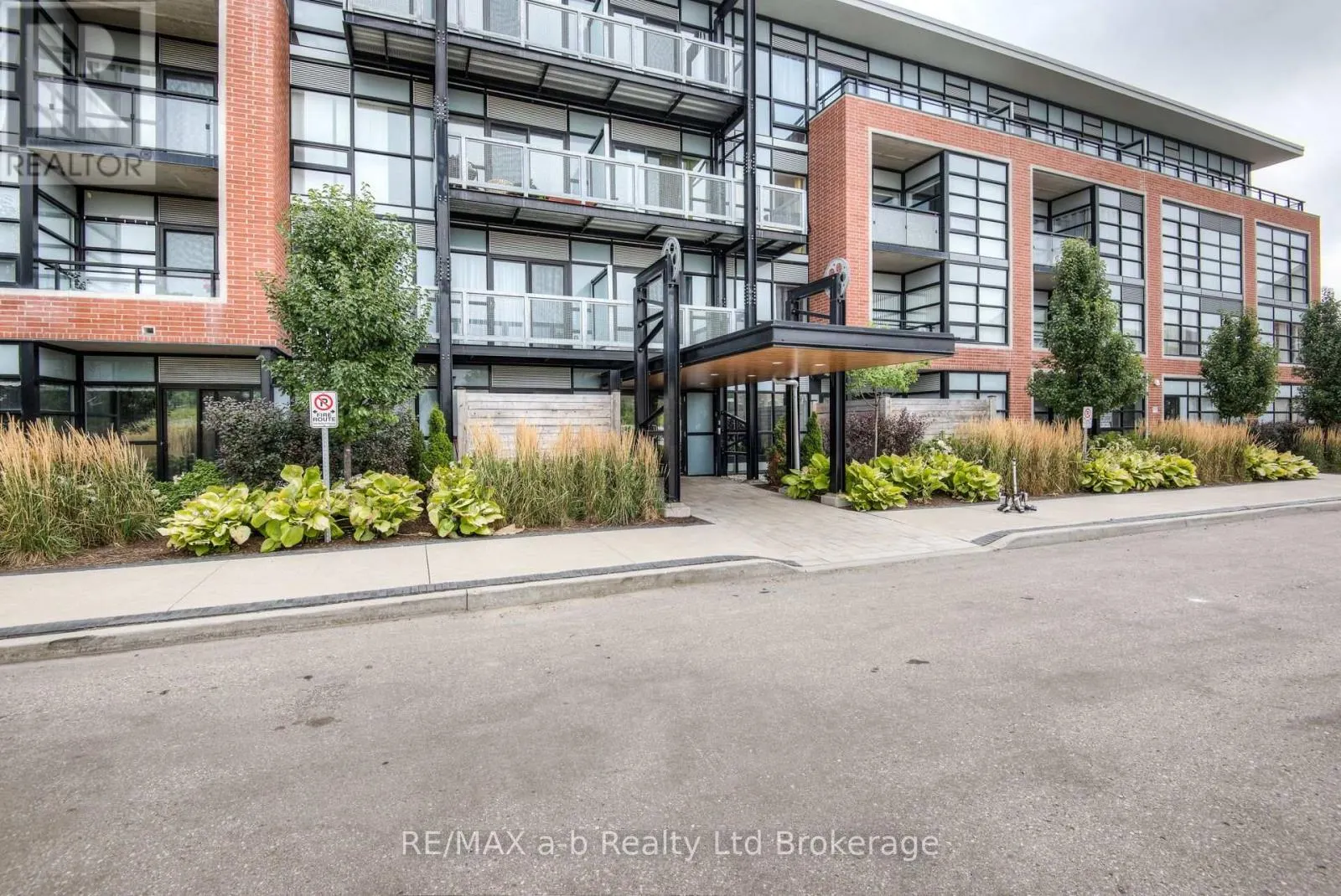 415 - 155 ST LEGER STREET, #415