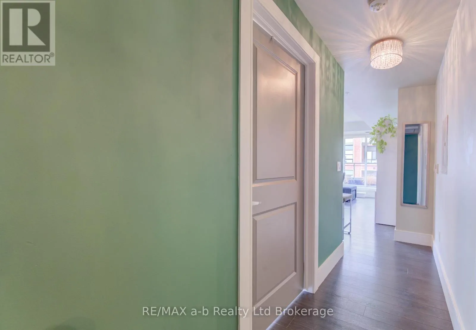 415 - 155 ST LEGER STREET, #415