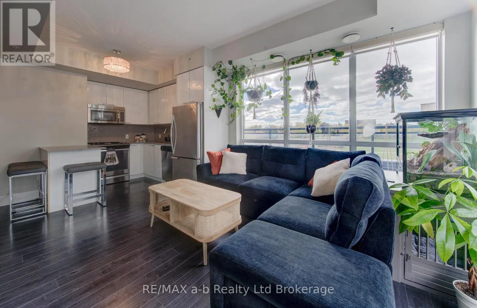 415 - 155 ST LEGER STREET, #415