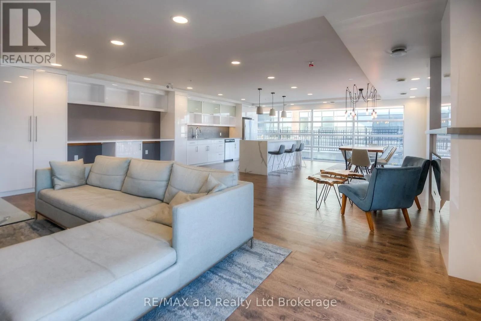 415 - 155 ST LEGER STREET, #415