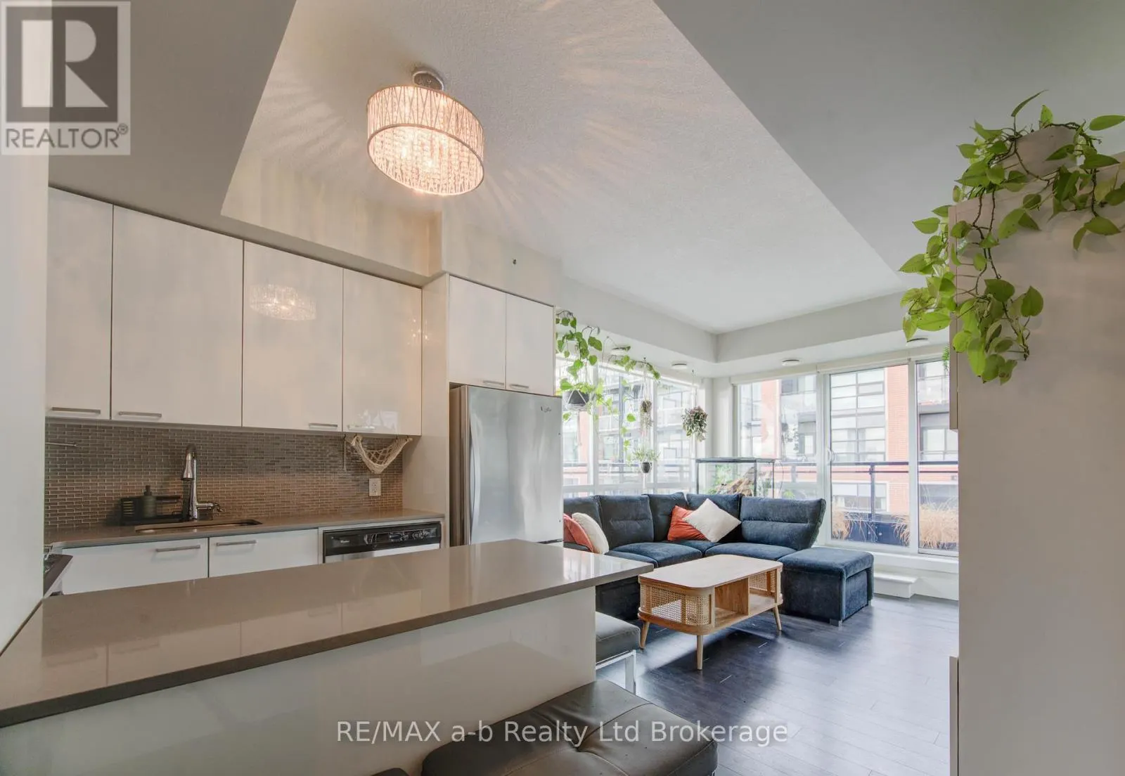 415 - 155 ST LEGER STREET, #415