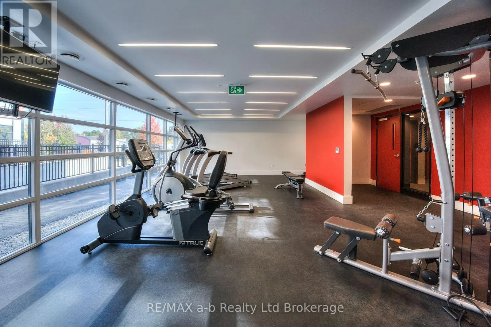 415 - 155 ST LEGER STREET, #415