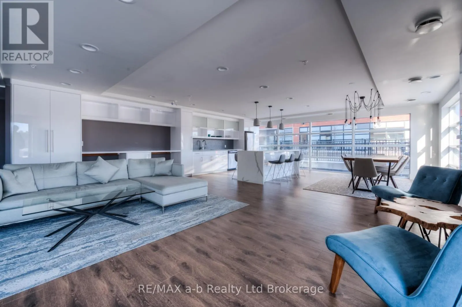 415 - 155 ST LEGER STREET, #415