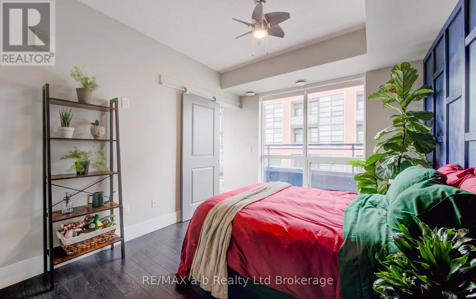 415 - 155 ST LEGER STREET, #415