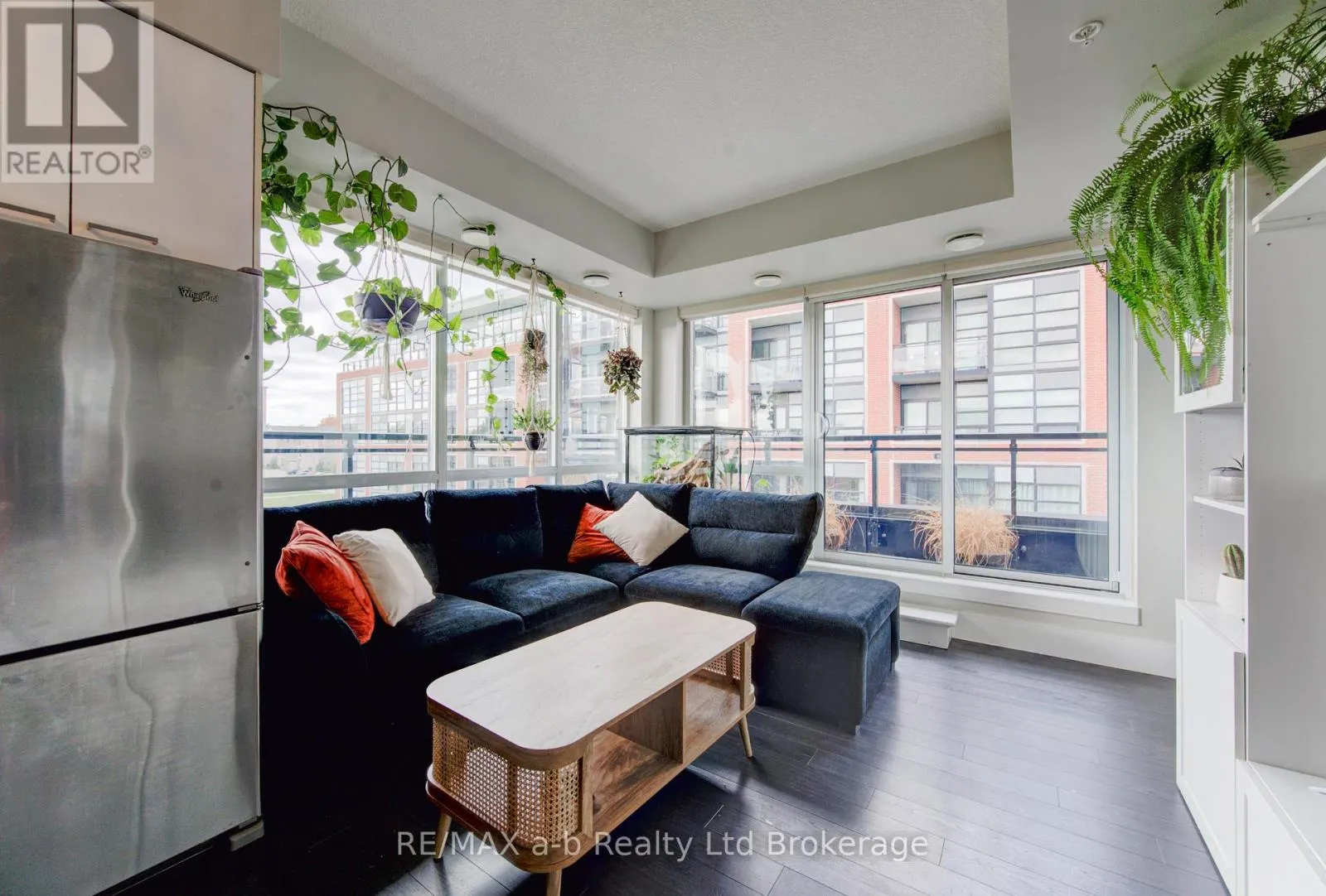 415 - 155 ST LEGER STREET, #415