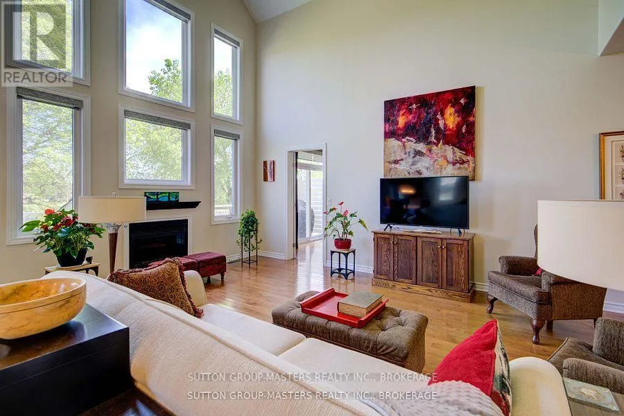 125 COUNTRY CLUB DRIVE