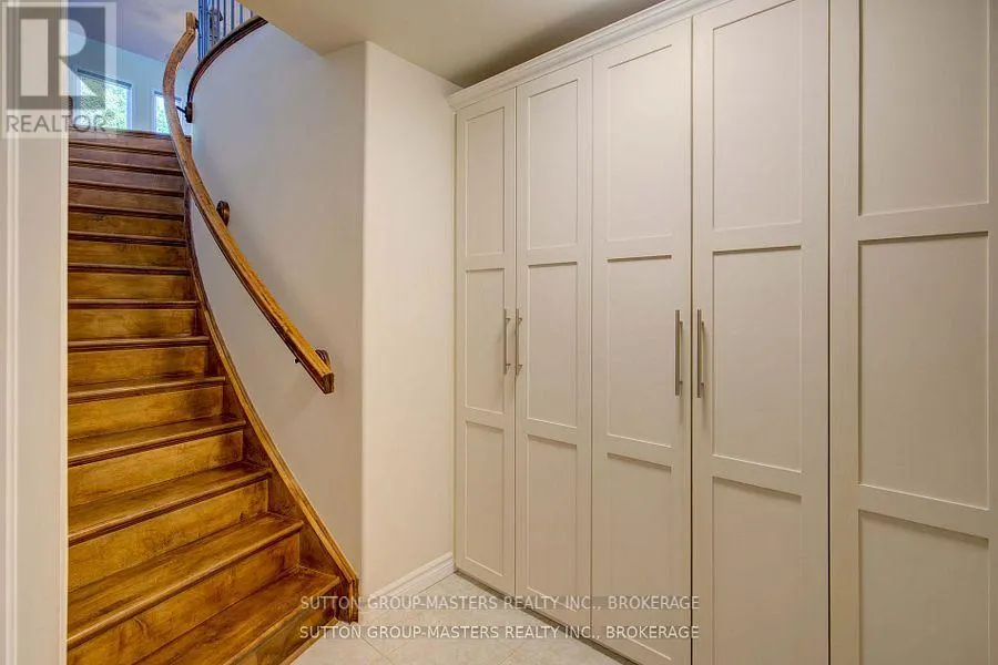 125 COUNTRY CLUB DRIVE