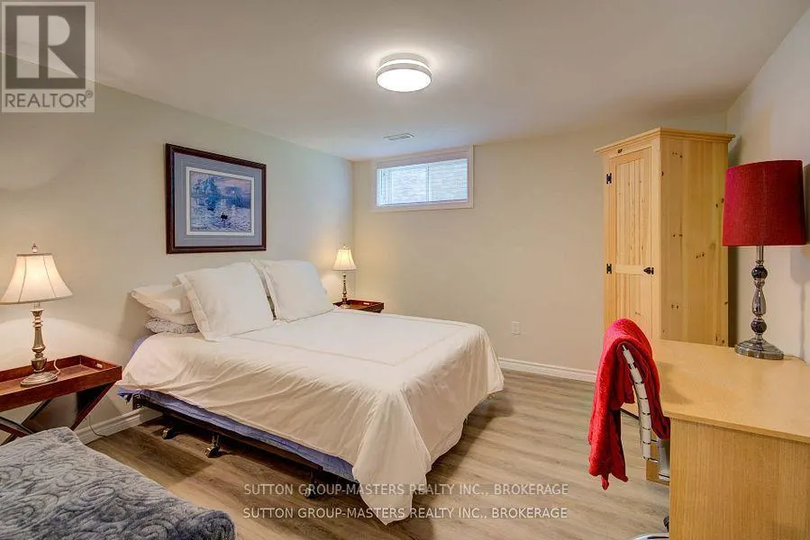 125 COUNTRY CLUB DRIVE