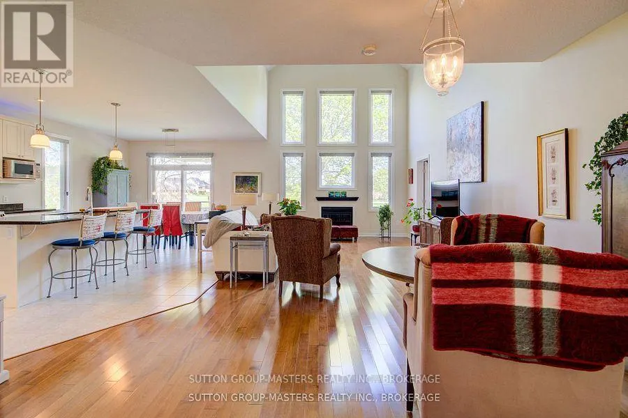 125 COUNTRY CLUB DRIVE