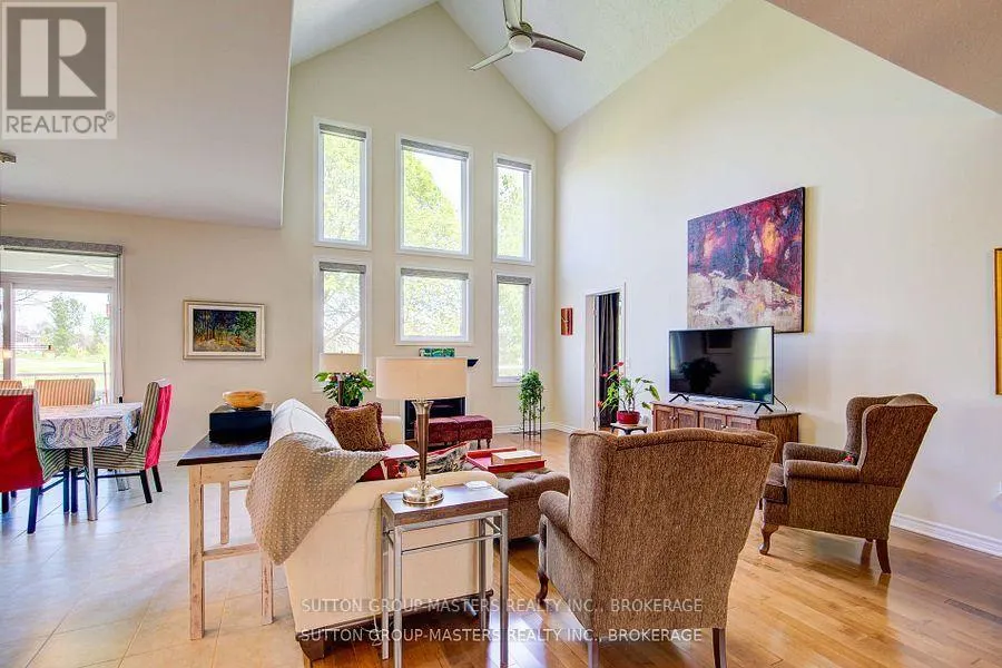 125 COUNTRY CLUB DRIVE