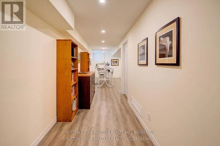 125 COUNTRY CLUB DRIVE